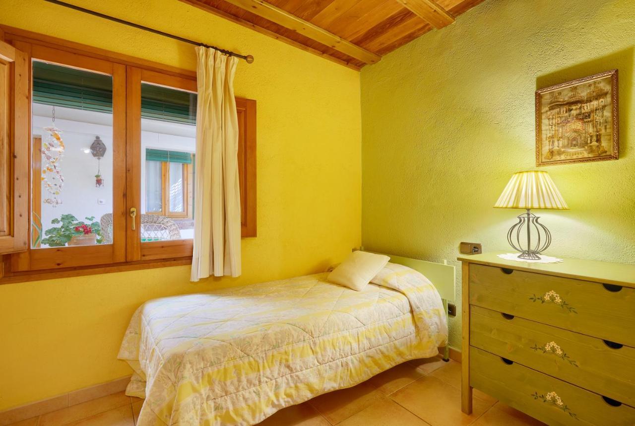 Casa Rural Can Coll Garriguella Exterior photo
